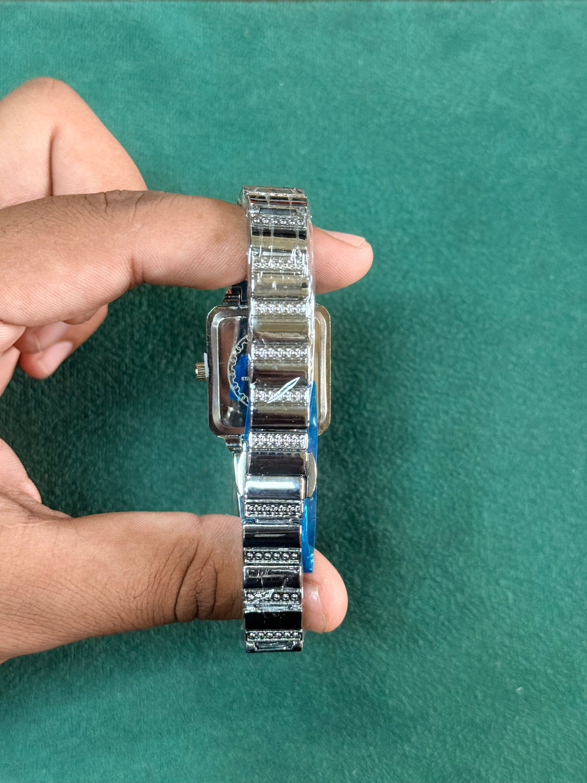 Ladies Chain Watch Black Dial