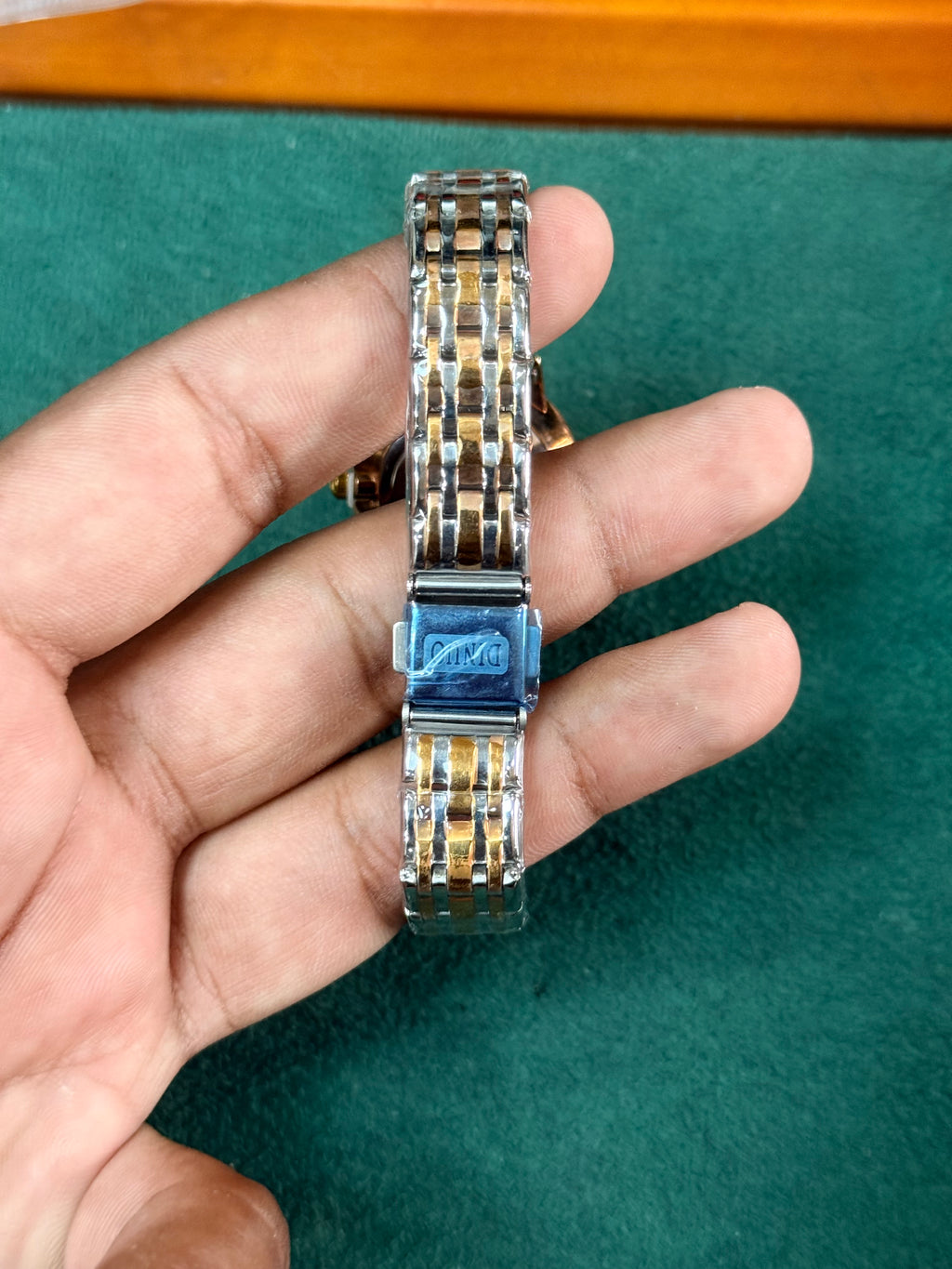 Ladies Chain Watch Black Dial
