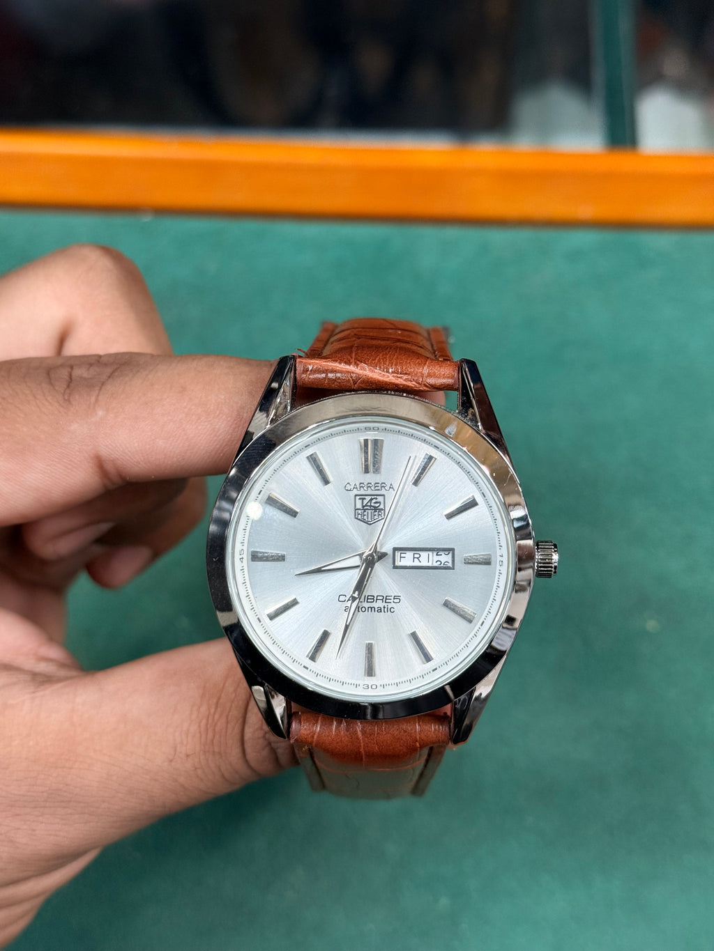 TAGHEUER LEATHER STRAP WATCH