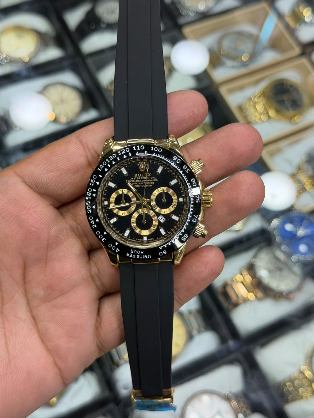 Rolex Daytona Available In Leather and Rubber Both Straps