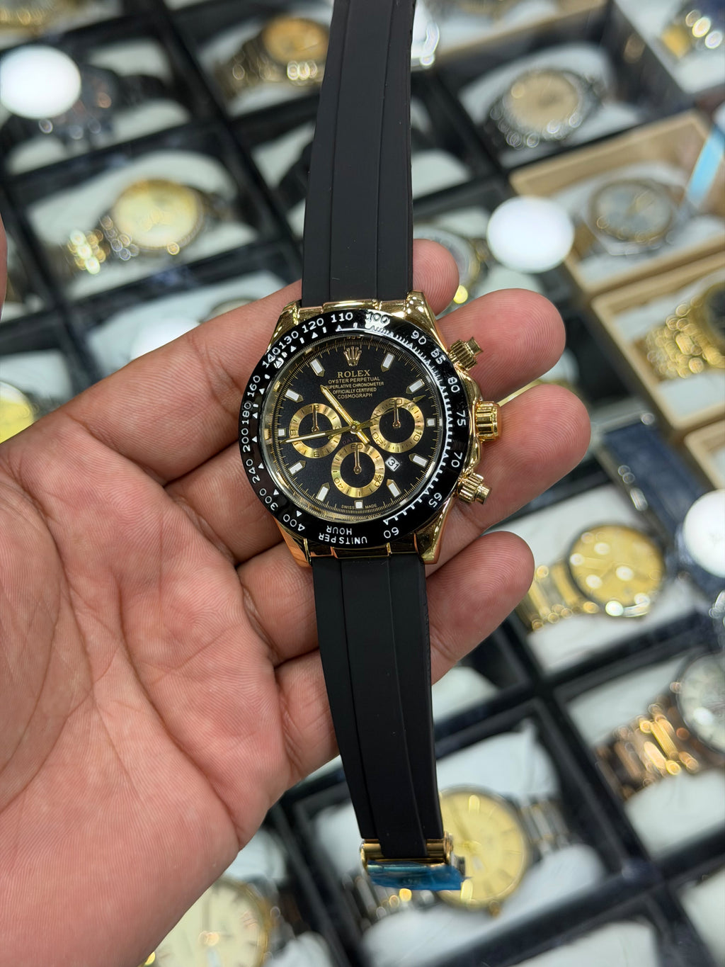 Rolex Daytona Available In Leather and Rubber Both Straps