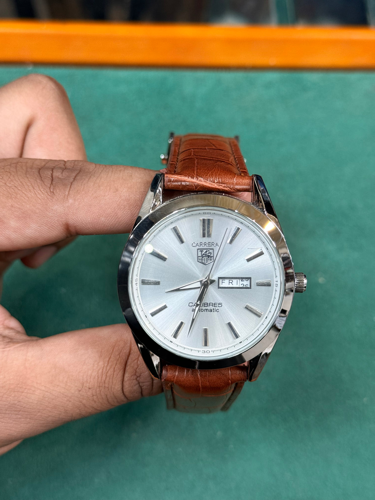 TAGHEUER LEATHER STRAP WATCH