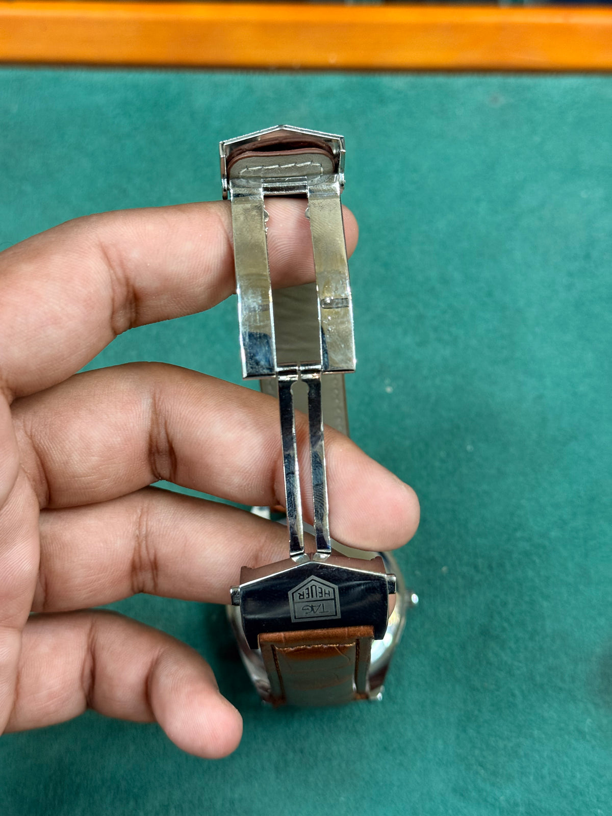 TAGHEUER LEATHER STRAP WATCH