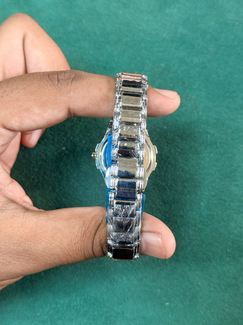 Ladies Chain Watch Black Dial
