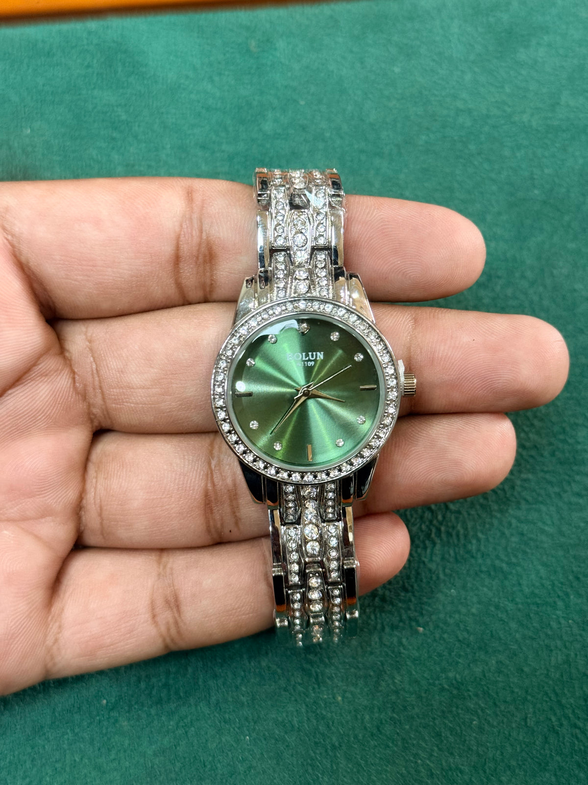 Ladies Chain Watch Green Dial Diamond Bazzel